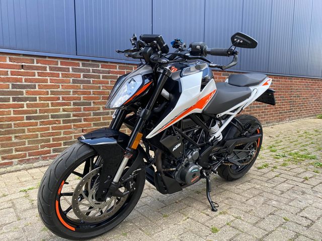 ktm - 390-duke-abs