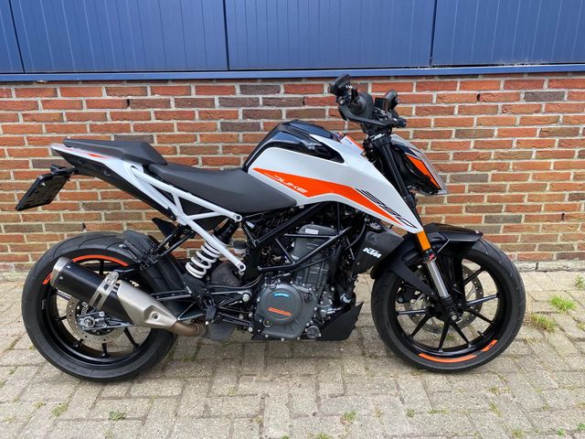 ktm - 390-duke-abs