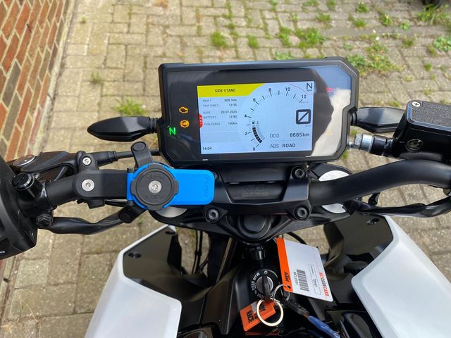 ktm - 390-duke-abs