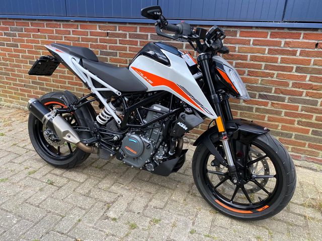 ktm - 390-duke-abs