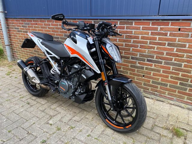 ktm - 390-duke-abs