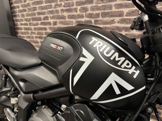 triumph - trident-660