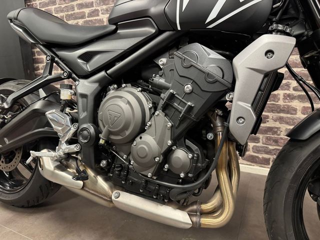 triumph - trident-660