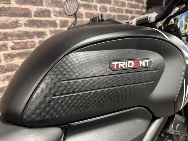 triumph - trident-660