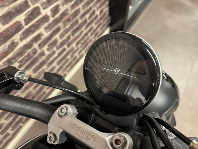 triumph - trident-660