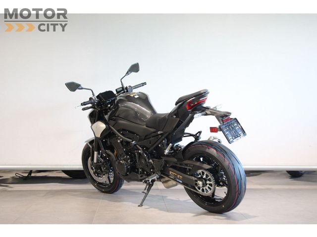 kawasaki - z900
