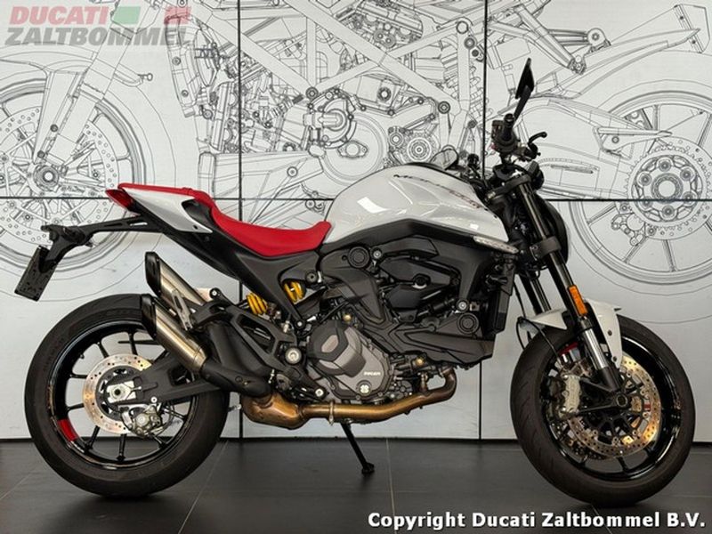 Ducati Monster 2025 occasion