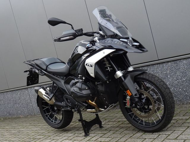 bmw - r-1300-gs-triple-black