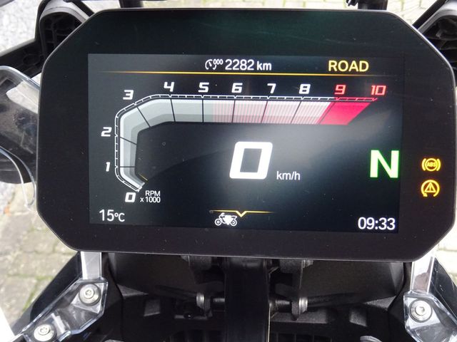 bmw - r-1300-gs-triple-black