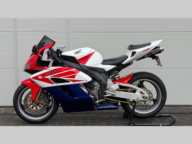 honda - cbr-1000-rr-fireblade