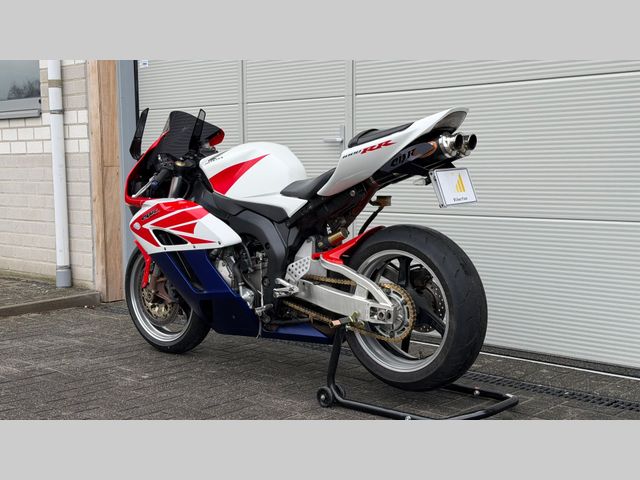 honda - cbr-1000-rr-fireblade