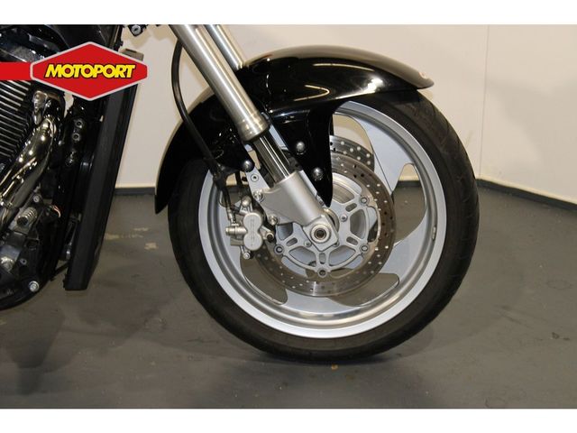 suzuki - m-1500-intruder