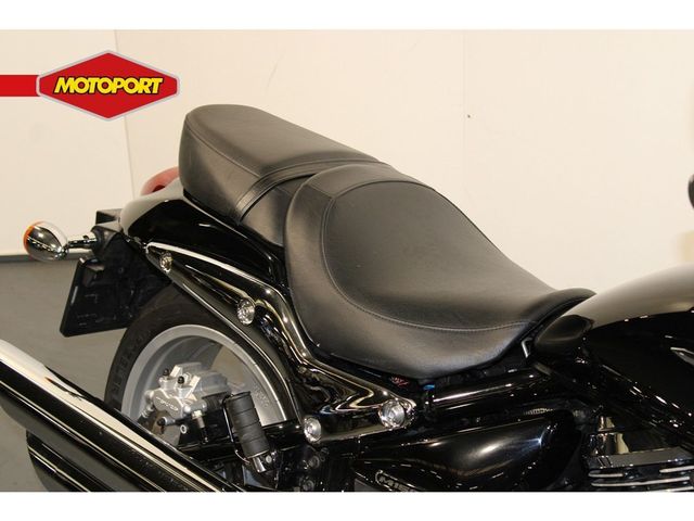 suzuki - m-1500-intruder