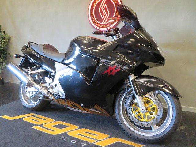honda - cbr-1100--xx-super-blackbird