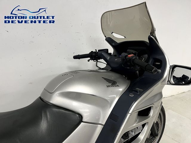 honda - st-1100-pan-european