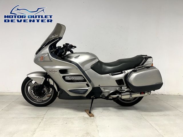 honda - st-1100-pan-european