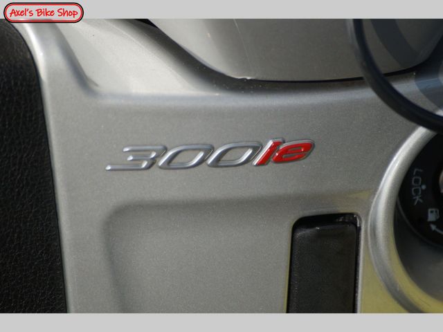 piaggio - mp3-300-lt-yourban