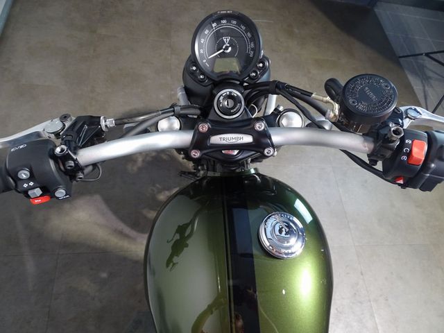 triumph - scrambler-900-chrome-edition