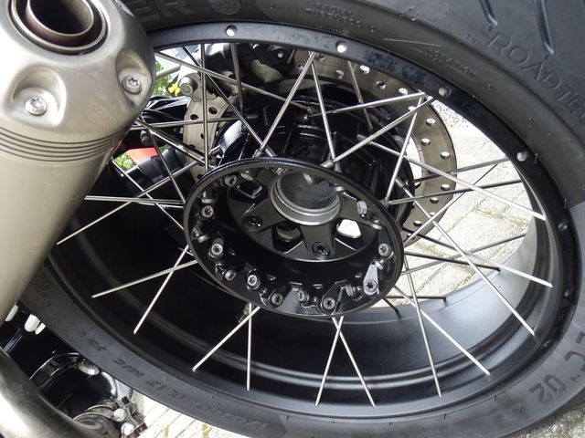 bmw - r-nine-t-scrambler