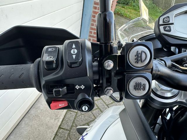 triumph - tiger-800-xrx-low