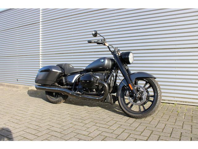 bmw - r-18-rocktane