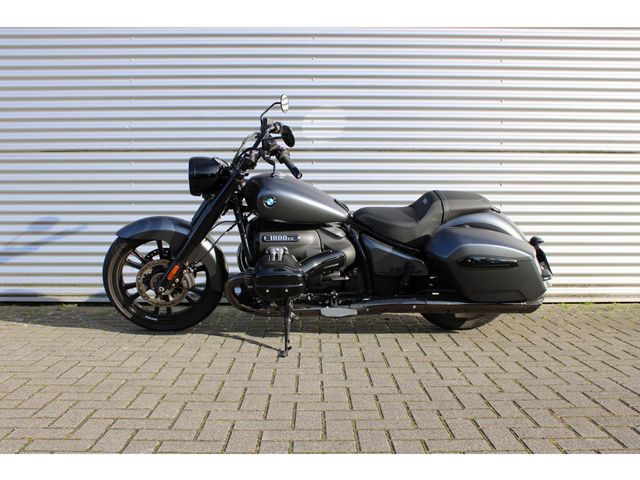 bmw - r-18-rocktane