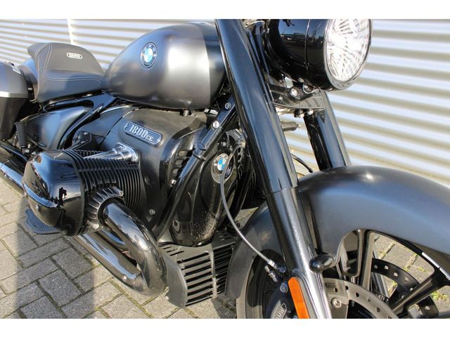 bmw - r-18-rocktane