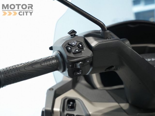 piaggio - mp3-530-hpe-advance-exlusive