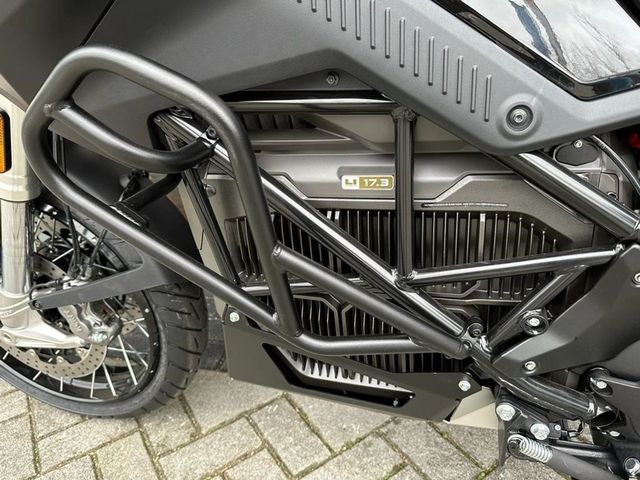 zero - dsr-x-zf-17.3