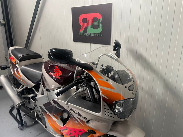 honda - cbr-900-rr-fireblade