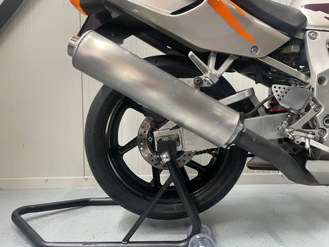 honda - cbr-900-rr-fireblade