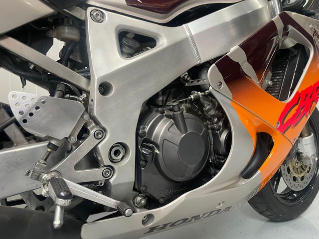 honda - cbr-900-rr-fireblade