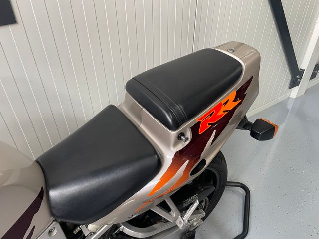 honda - cbr-900-rr-fireblade