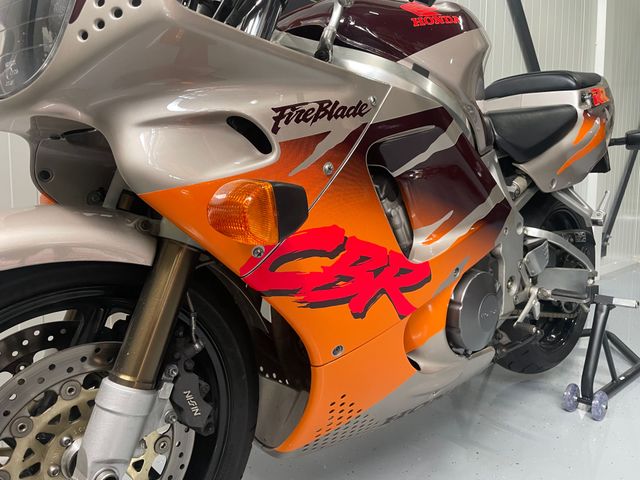 honda - cbr-900-rr-fireblade