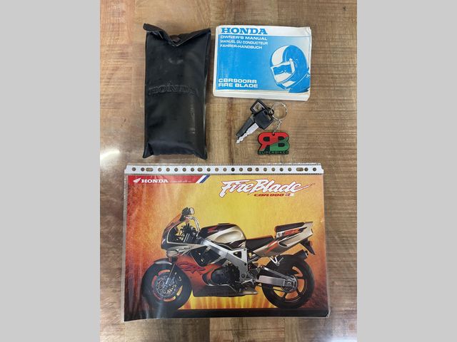 honda - cbr-900-rr-fireblade