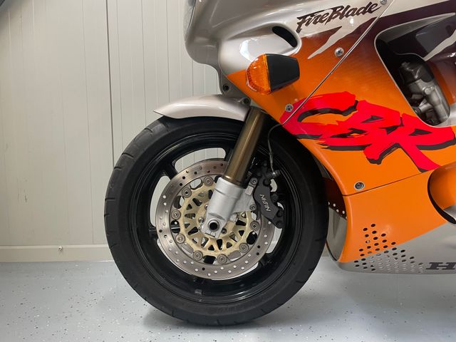 honda - cbr-900-rr-fireblade