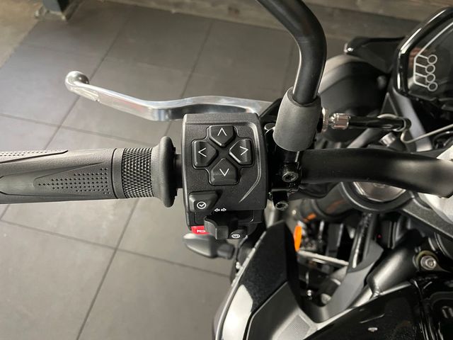 triumph - street-triple-r