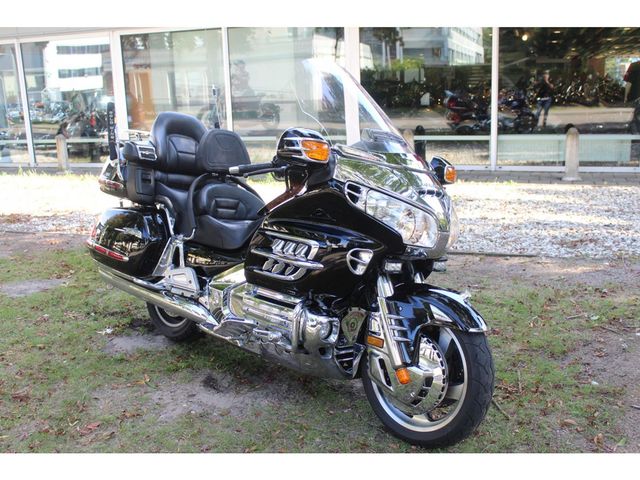 honda - gl-1800-goldwing