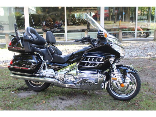honda - gl-1800-goldwing