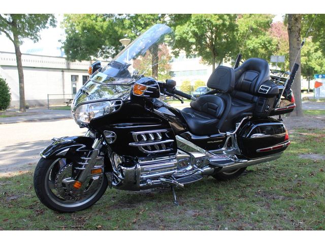 honda - gl-1800-goldwing
