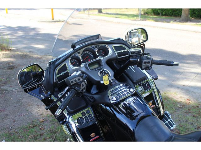 honda - gl-1800-goldwing