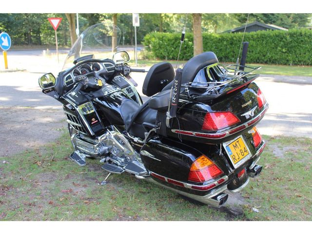 honda - gl-1800-goldwing