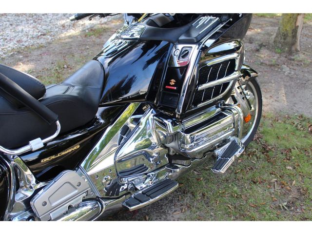 honda - gl-1800-goldwing