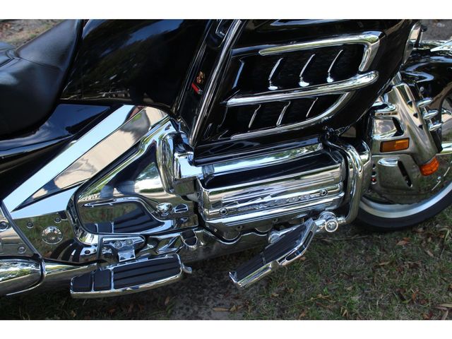 honda - gl-1800-goldwing