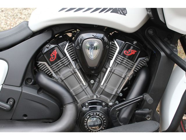 indian - challenger-dark-horse