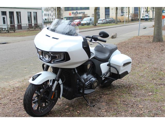 indian - challenger-dark-horse