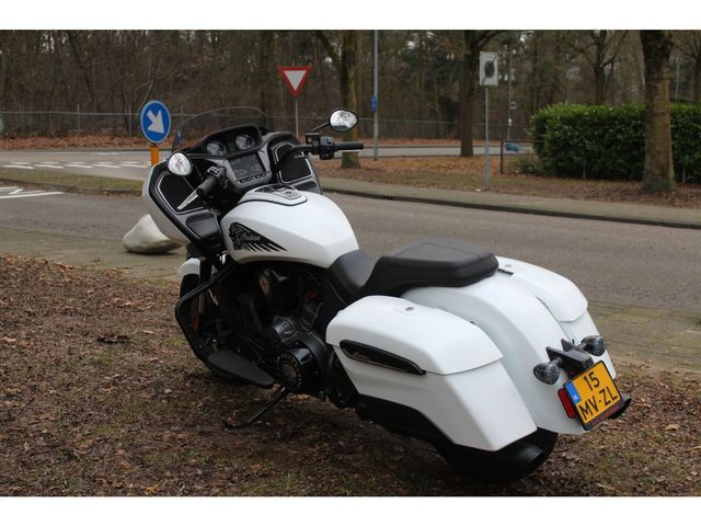 indian - challenger-dark-horse