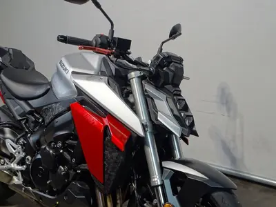 SUZUKI GSX-S 950 – foto 4