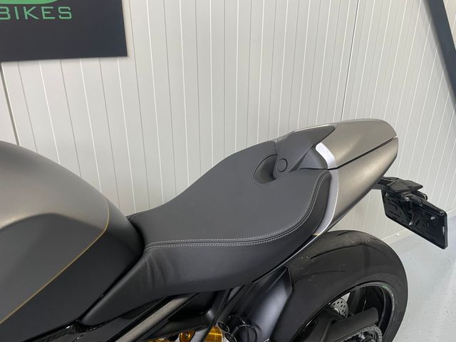 triumph - speed-triple-1200-rr