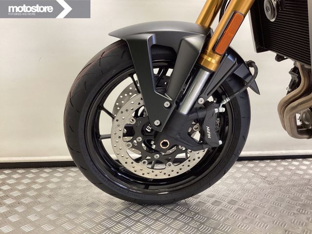 suzuki - gsx-8t